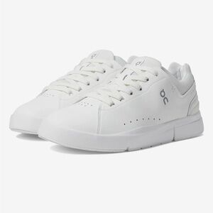 ON RUNNING The Roger Advantage‎ in White Size 7.5